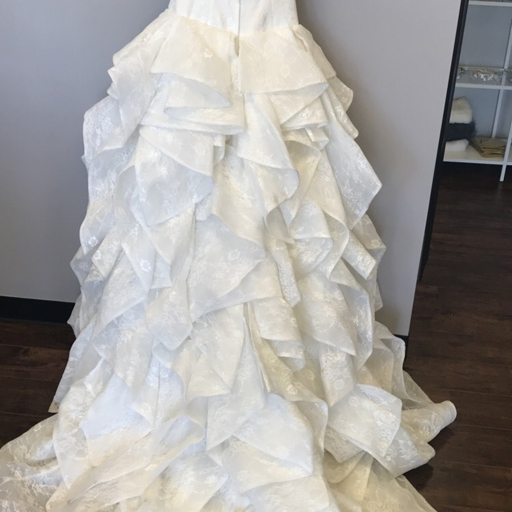 Wedding dress - Picture 5 of 5